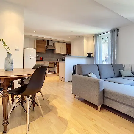 Bourgoin-Jallieu Appartement Les Augustins Esterno foto