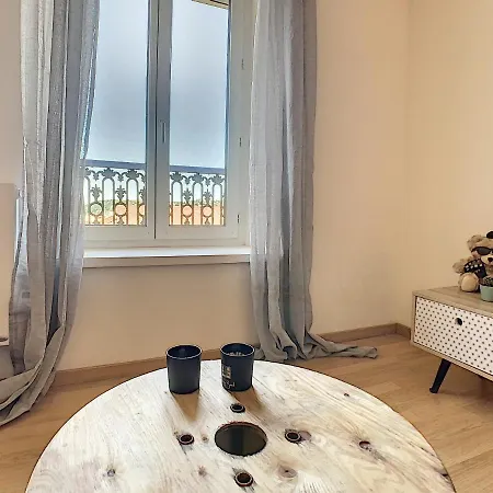 Bourgoin-Jallieu Appartement Les Augustins Esterno foto